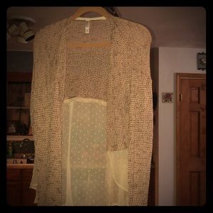 Very pretty Cover up / sweater size large 🥰